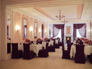 Интерьер клуба, ресторана, банкетного зала